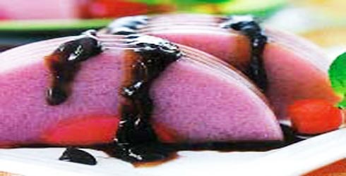 Resep Puding Susu Strawberry Saus Coklat